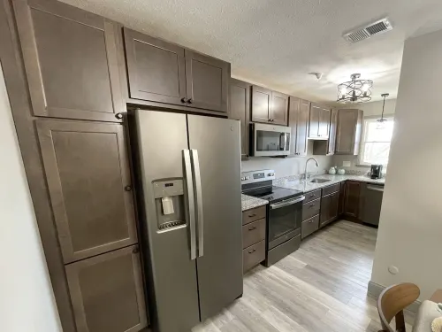 2 Bedroom, King Bed, Pets welcome, washer and dryer