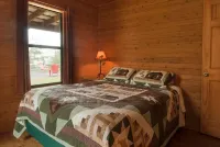 Beautiful Mountain Views with Outdoor Hot Tub & Indoor Whirl Pool!