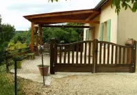 Wood charming little house 4 pers Hotel dekat Vieux Sarlat