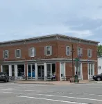 Luxury Retreat in Prime Downtown Spring Green Location