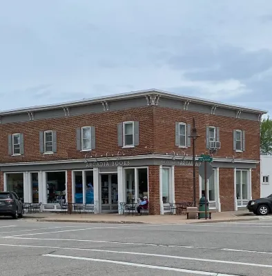 Luxury Retreat in Prime Downtown Spring Green Location Hotels near Spring Green Pharmacy