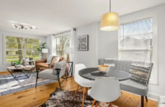 Cozy bungalow in charming Old Town Tomball