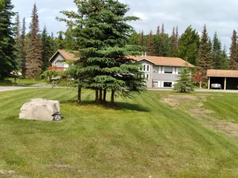 Beautiful 3 bedroom near the Kenai River!