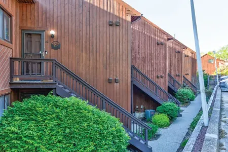 Mtn Creek Resort Condo - Mountain Bike, Hike, Golf, Swim, Legoland, NYC 1 Hour Отели в г. Вернон Тауншип