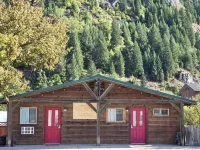 Mountain Retreat on the Mighty Columbia River