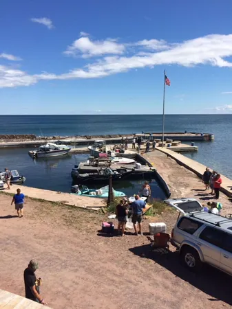 Nature Lover's Dream Home - Lake Views, Docks, Slopes & Trails! Отели в г. Куино Каунти