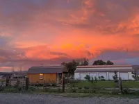 Cozy cabin with 1 bedroom and WiFi, AC in pleasant Oakley Hotels near Milner Historic Recreation Area