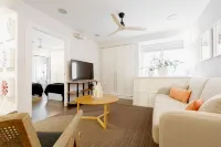 ❤ of San Sebastian | Walk Score 99 | 3 Baths