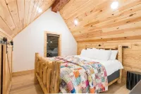 Tree House Oasis, conveniently located in the heart of Bentonville
