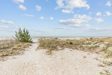 Steps to the Beach! Your Beach Getaway Awaits! Your Search Is Over!!