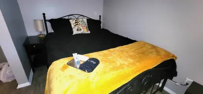 Spacious Studio Apt/Sleeps 2/Near Hospital & Shopping/FREE Wifi