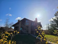 Lake-Golf-Ski Condo  w/ Great Views & Boat Parking