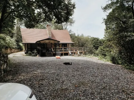 Mountain View~ Hot Tub ~ Pool ~ Arcade ~ Firepit ~ Ample Parking ~ Hatley Pointe