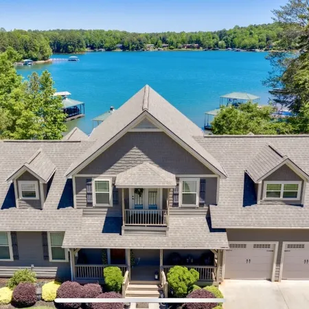 New to Vrbo! Big Water Views, Private Dock, Pool Table, 15 Min Clemson!