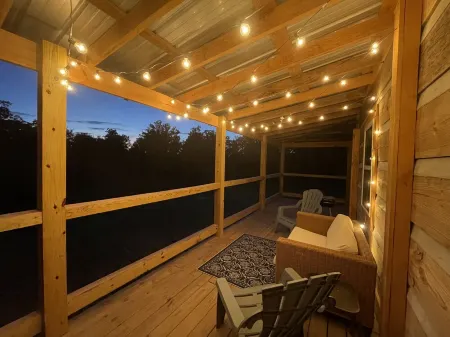 Cozy, Quiet Cabin Under the Stars - Near Desoto State Park and Downtown Mentone!
