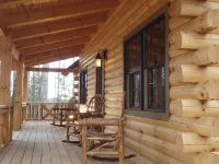 Private Log Cabin Hot Tub + Fire Pit • Peaceful • Near Hendersonville Hotels in Edneyville