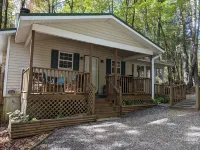 Britt Cottage - Hot Tub