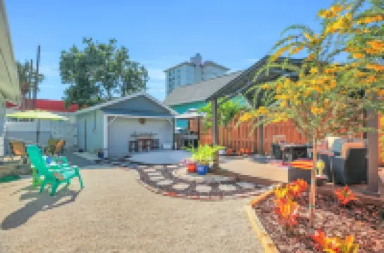 2b/2ba, HotTub, Walk To Shops, Dining! Beach Close! Wkly/Mo Discounts! Boat Opt!