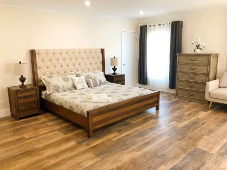 Paradise Resort, With Pool, & Mile Away From the Beach