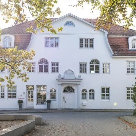 Modern vacation apartment directly on the Schloßsee, with its own terrace