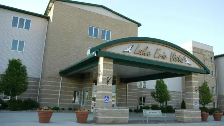 Lakeview Penthouse 406 3Br/2.5Bath. Rent 3 Get 4th Free Ask!- 2 King Bed Suites