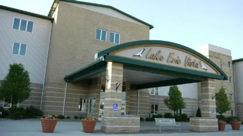 Lakeview Penthouse 406 3Br/2.5Bath. Rent 3 Get 4th Free Ask!- 2 King Bed Suites