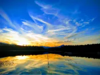 All season vacation rental steps to Moores pond. Great for family  sun and fun