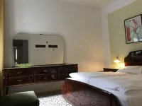 Authentic Italian home with roof terrace, private garden and private parking