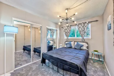 WoW! Amazing Villa 3 min from the strip large pool fully remodeled and sparkling