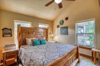 Medina Lake Waterfront Getaway