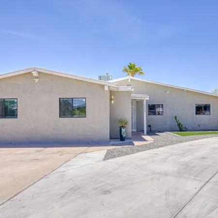 East Tucson - Large family home with pool and spa!