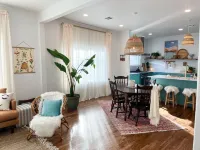 Bungalow walking distance to Norman's downtown Main Street