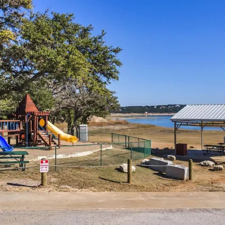 Panoramic views of Lake Travis & TX Hill Country