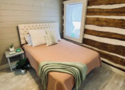 Juniper & Oak LAKE HOUSE w/ Sunset Views over Kettle Moraine Lake