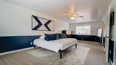 Tranquil, spacious in Nice area Hotels near Centerville Elks Football Stadium