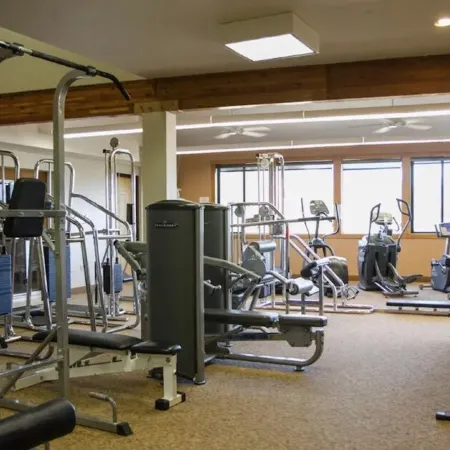 Dog-friendly condo close to Winter Park shuttle with pool, hot tub, tennis, gym