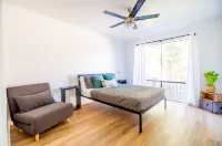 Lake View. Private deck. New Interior. Walk 2 Lake