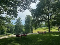 Nature getaway; beautiful Mountain Views, close to rivers, breweries & wineries.
