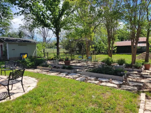 Carriage House - Historical District One Block off High Street