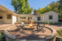 Luxury Riverfront Escape- Hot Tub & Fire Pit