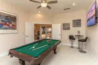 AMAZING LAKE VIEWS AND POOL!!