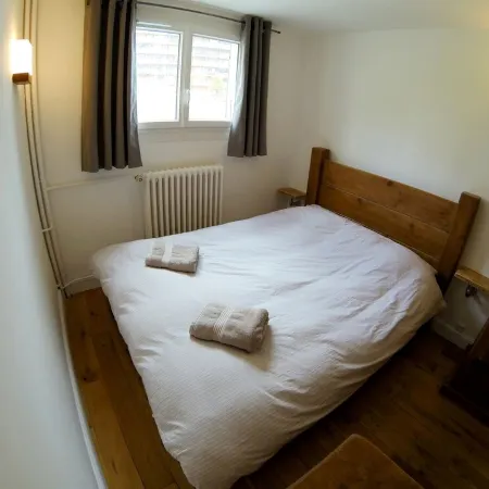 Central 6 Person 47m2 Apartment. Amazing South Facing Balcony. 150m To Ski Lifts