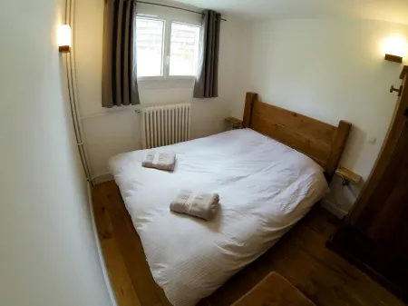 Central 6 Person 47m2 Apartment. Amazing South Facing Balcony. 150m To Ski Lifts Отели в г. Тинь