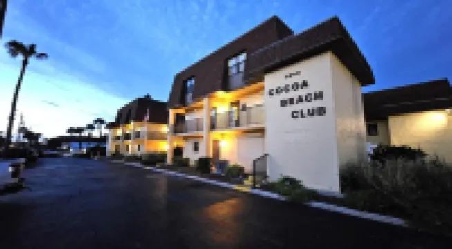 Affordable ONE BR Main Floor Condo RIGHT ON THE BEACH w/ KING Bed & Heated POOL!