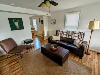The Warren House: 5 minutes to Shenandoah National Park! 弗蘭特羅亞爾住宿飯店