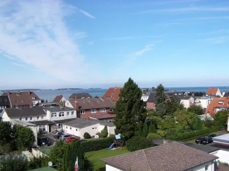 3-room apartment with fjord view right in the center, only 200 meters to the beach