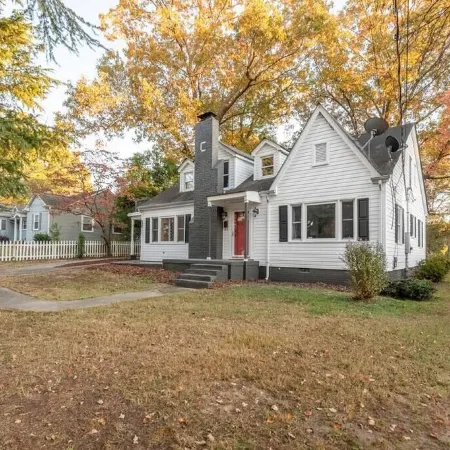"Maple Cottage" - Spacious 4Br Family Home in Safe Neighborhood in Gastonia