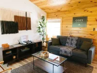 Cozy Dumplin' RRG - Warm & Modern Stay in RRG/Auxier ウルフのホテル