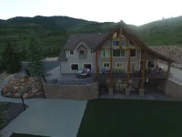 Bear Lake Cabin w/ lots of privacy and amazing Lake View - 4-Star