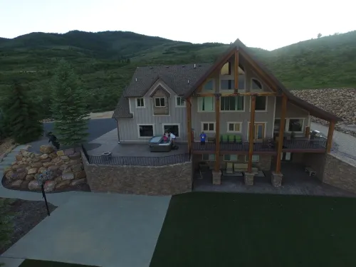 Bear Lake Cabin w/ lots of privacy and amazing Lake View